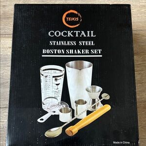 Teikis Stainless Steel Cocktail Shaker Set